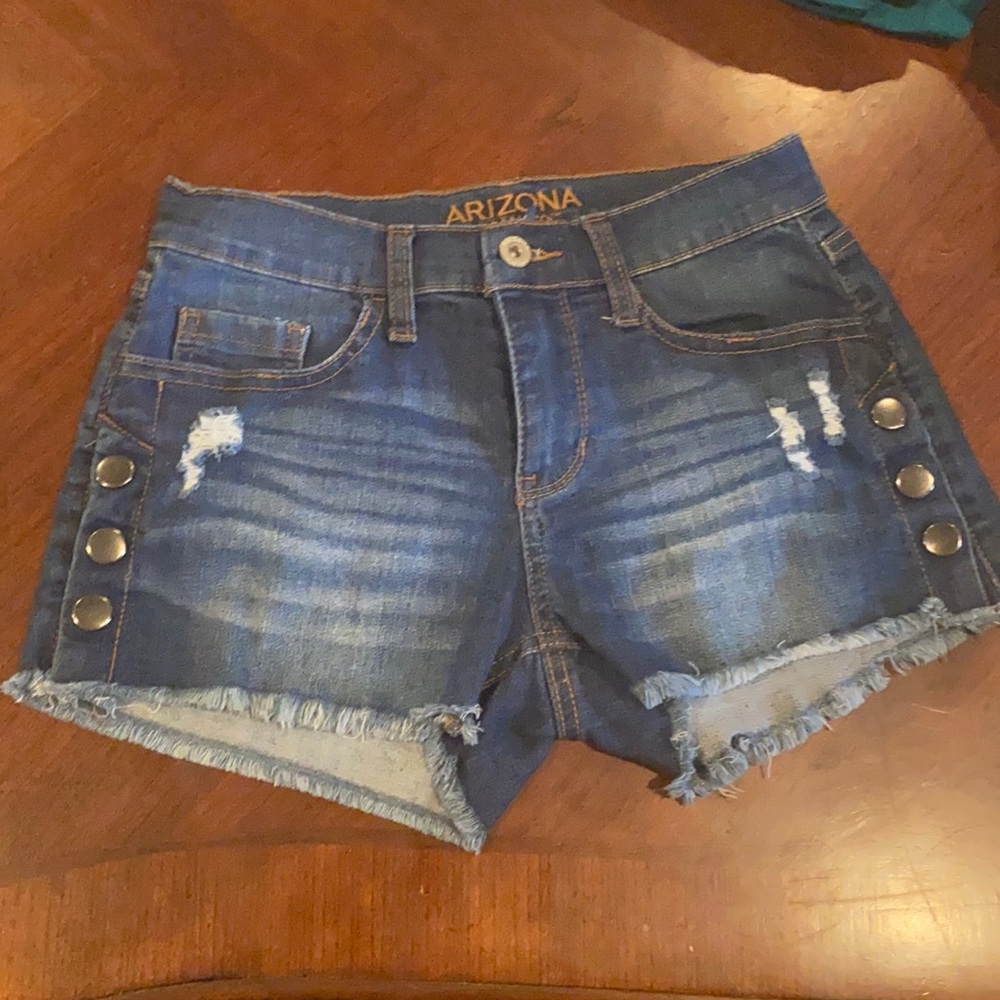 Arizona juniors jean shorts adorable side button feature